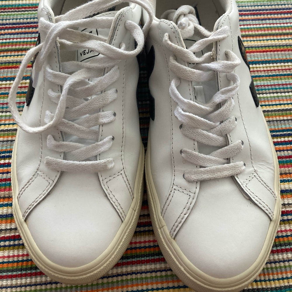 VEJA ESPLAR BLACK AND WHITE SNEAKER